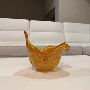 Murano White Cristal Vase. hand made In Italy. new Amber Glass Art Bowl